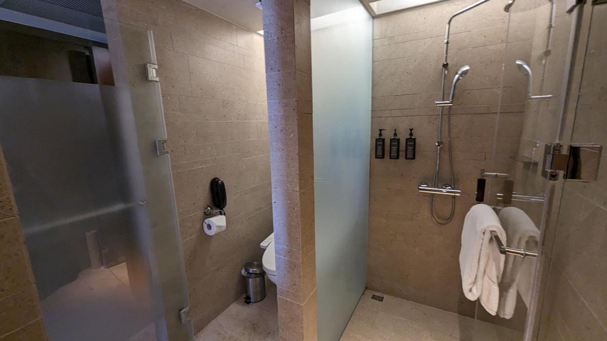 Sheraton Taitung Hotel Exterior foto Bathroom of a First Suite