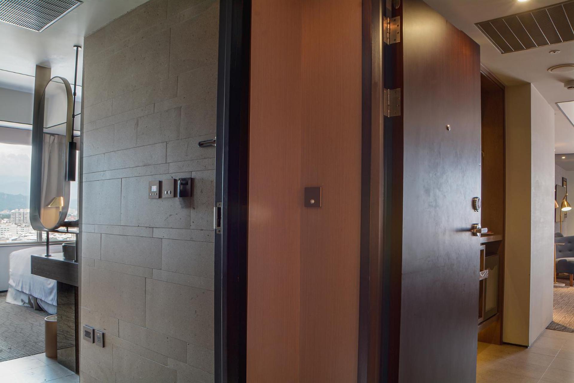Sheraton Taitung Hotel Exterior foto A sliding door